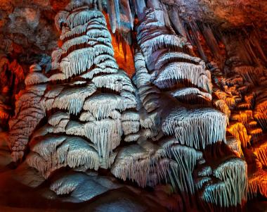 מערת הנטיפים