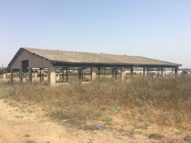 סככות ומבנים נטושים  בית עובד