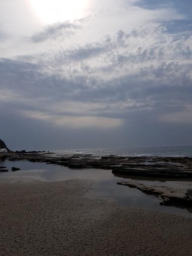 ים אל מול שמיים