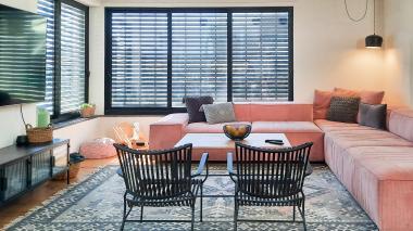 סלון בצבעוניות מפתיעה