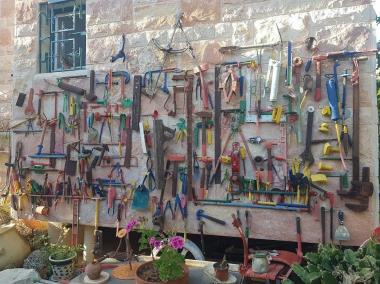 קיר כלי עבודה של ירוחם