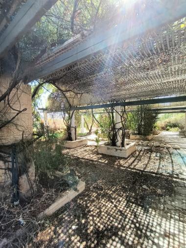 כניסה מרשימה לאיזור