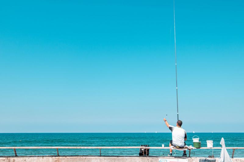 דייג בנמל תל אביב