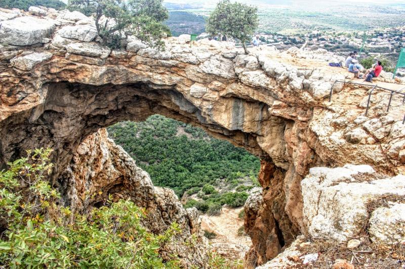 מערת קשת